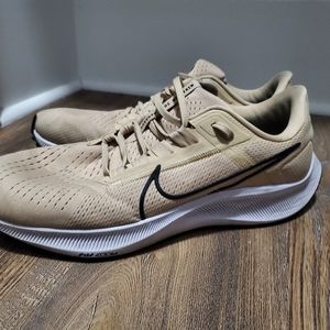 Nike Air Zoom Pegasus 38